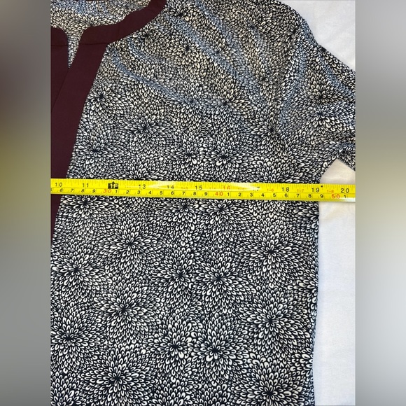 Lululemon Women’s Dress Sz Med Effortless Plush Petal  Bordeaux Athleisure EUC - Picture 6 of 10